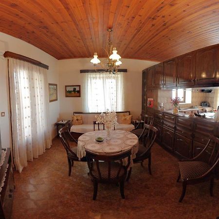 Апартаменты House Chrissa Митимна Экстерьер фото